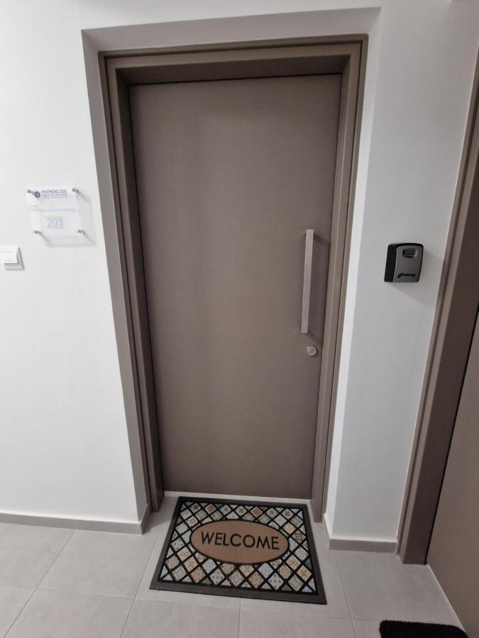 Carisa Deluxe Apartment With Jacuzzi Larnaca Dış mekan fotoğraf