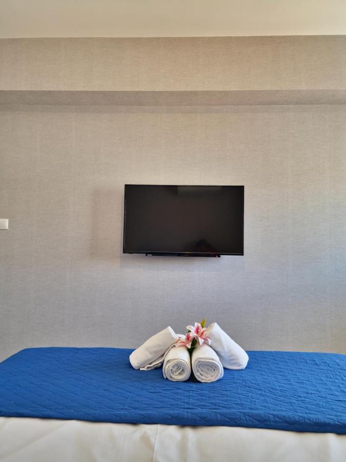 Carisa Deluxe Apartment With Jacuzzi Larnaca Dış mekan fotoğraf