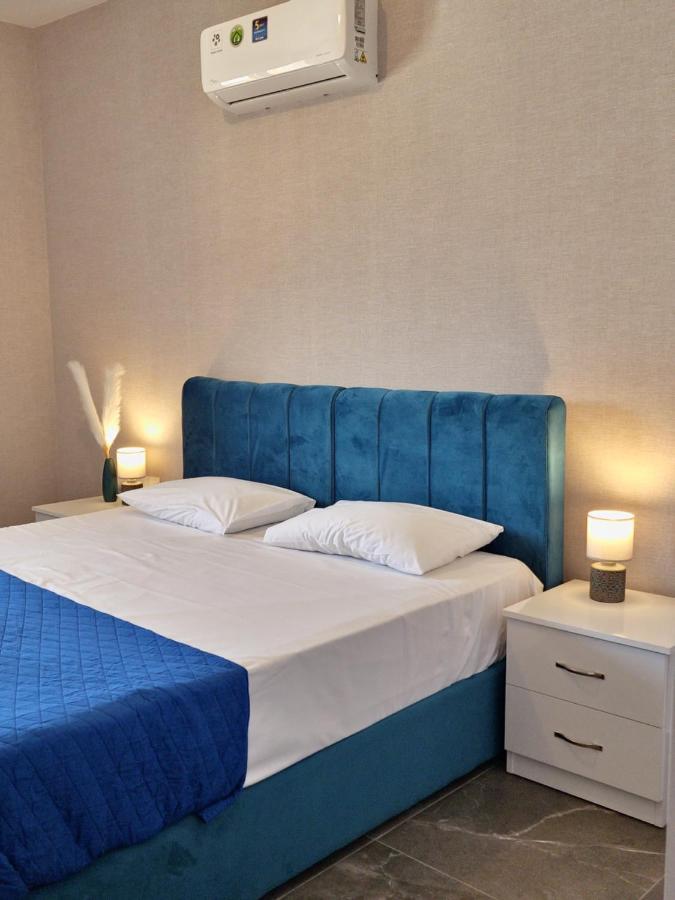 Carisa Deluxe Apartment With Jacuzzi Larnaca Dış mekan fotoğraf