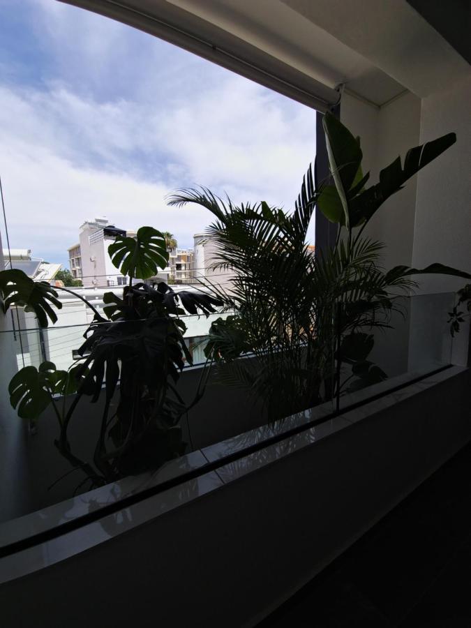 Carisa Deluxe Apartment With Jacuzzi Larnaca Dış mekan fotoğraf