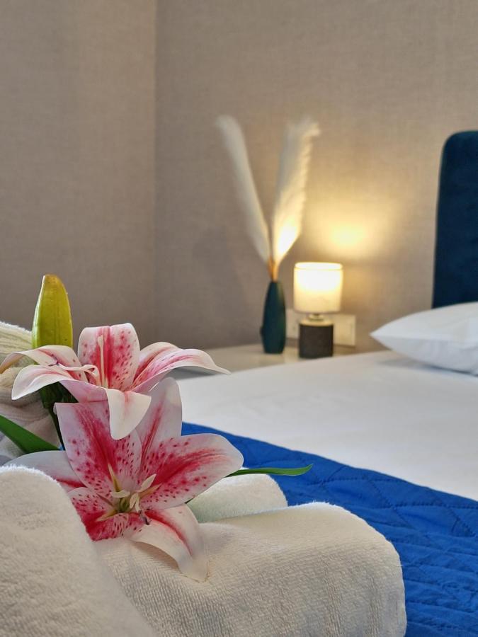 Carisa Deluxe Apartment With Jacuzzi Larnaca Dış mekan fotoğraf